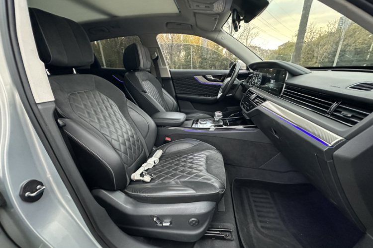 红旗HS5 2019款 2.0T 智联旗享四驱版局部细节41