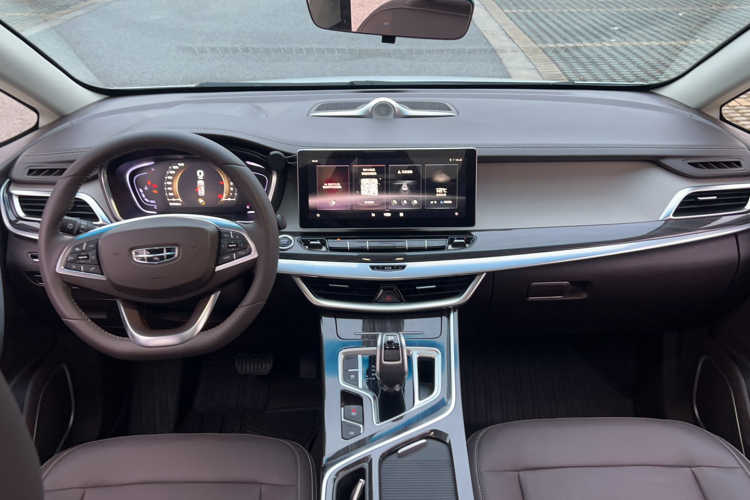 吉利汽车 嘉际 2021款 1.8TD DCT豪华型中控内饰7010