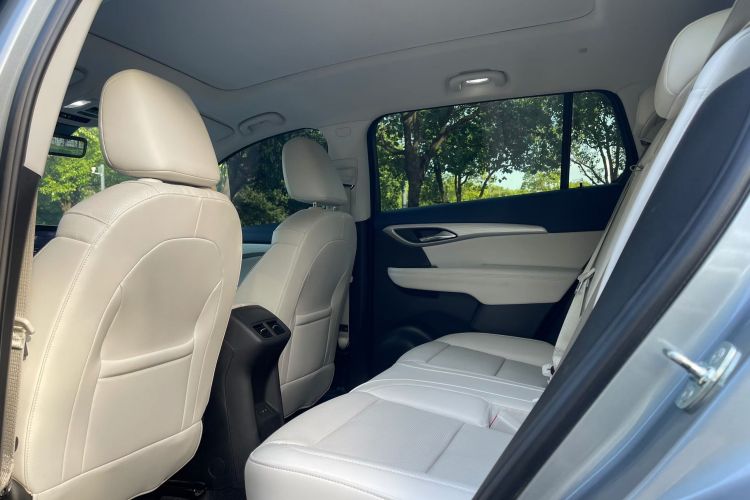 别克 2024款 昂科威Plus 四驱Avenir艾维亚中控内饰7003