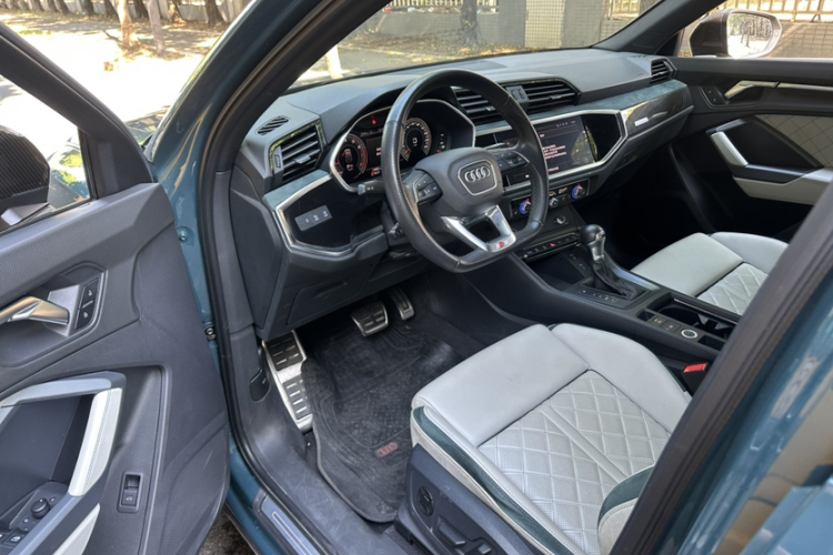 奥迪Q3 Sportback 2024款 45 TFSI quattro 上市特别版中控内饰7002