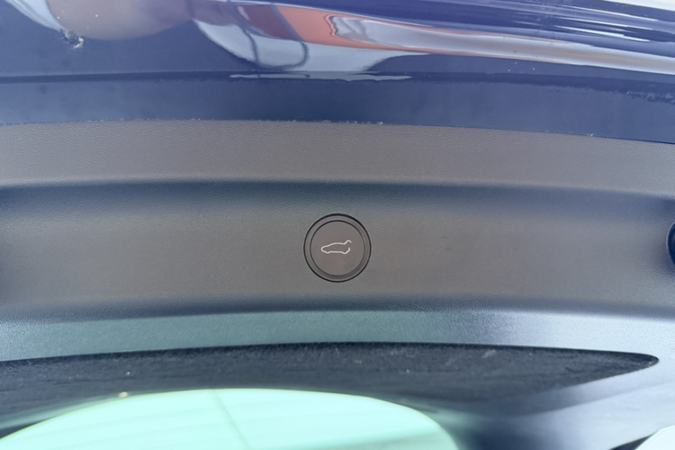 特斯拉 Model Y 2022款 后轮驱动版局部细节9001