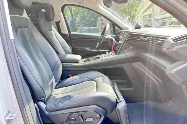 蔚来ES6 2019款 420KM 运动版中控内饰7004