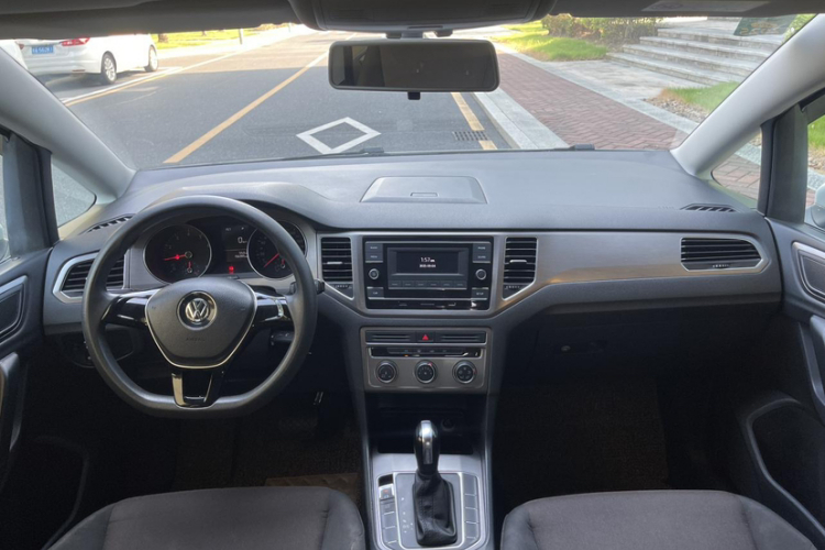 大众 高尔夫·嘉旅 2016款 1.6L 自动舒适型中控内饰7002