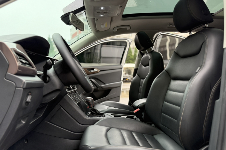 大众 途岳 2020款 280TSI 两驱豪华版PLUS 国VI中控内饰7001