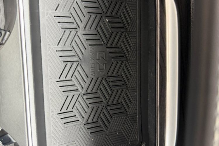 奇瑞 瑞虎8 PRO 2024款 冠军版 290T 两驱闪耀版 5座中控内饰7004