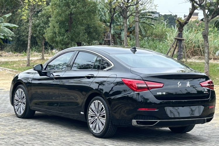 红旗H5 2022款 经典款 改款 1.8T 自动智联旗韵版车身外观6003