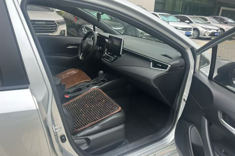 丰田 雷凌 2021款 185T CVT豪华版中控内饰7004