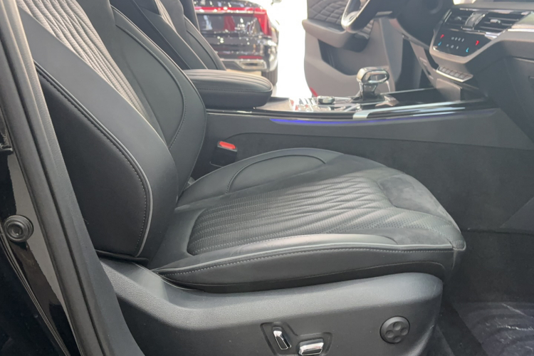 红旗HS5 2022款 改款 2.0T 智联旗享版局部细节41