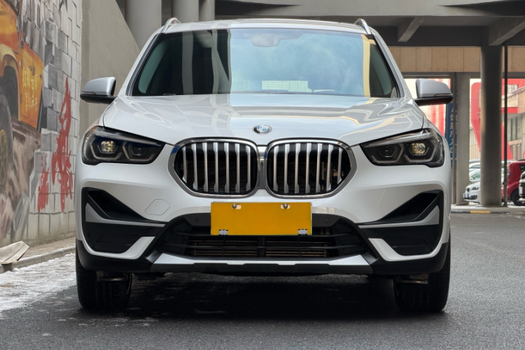 宝马X1 2022款 改款 xDrive25Li 尊享型车身外观6004