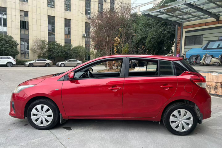 丰田 YARiS L 致炫 2015款 1.5E 自动魅动版车身外观6005