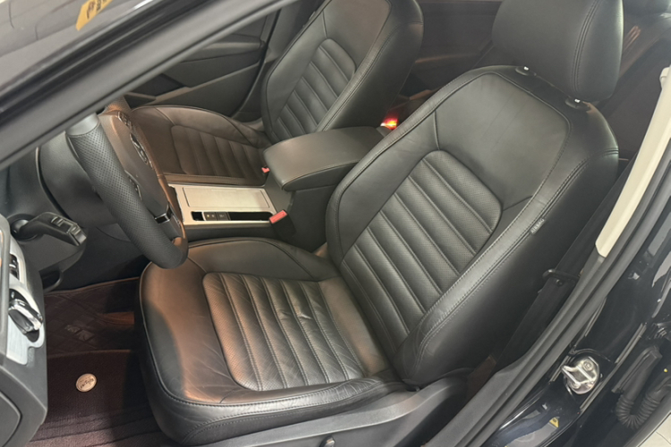 大众 帕萨特 2015款 1.8TSI DSG御尊版局部细节19