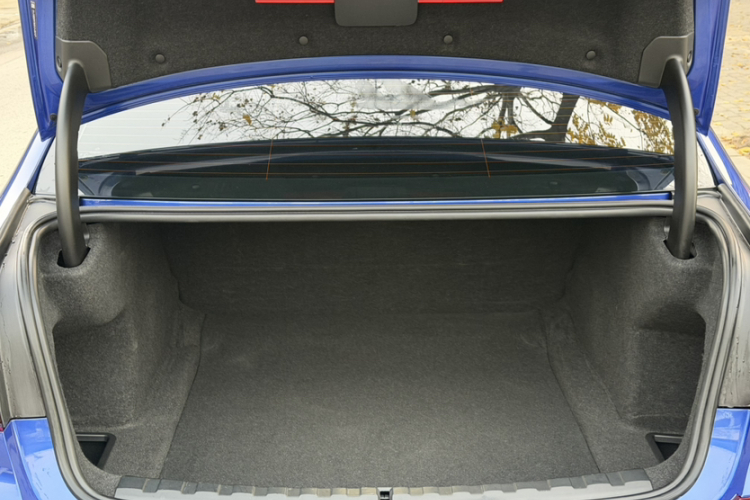 宝马3系 2020款 改款 325Li M运动套装中控内饰7005