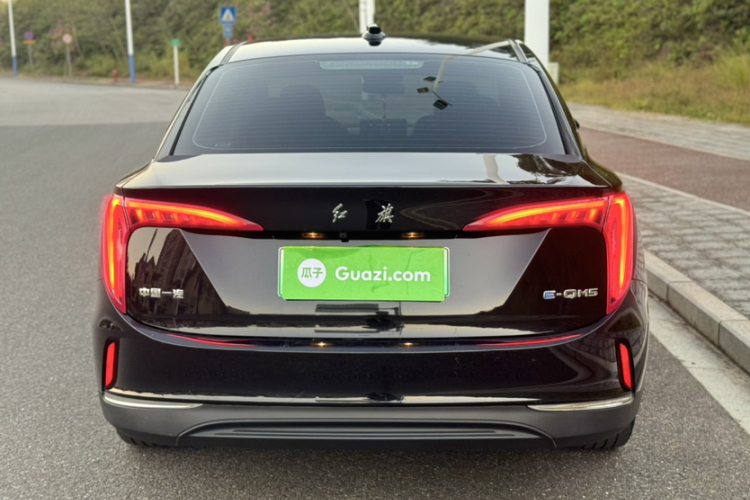 红旗E-QM5 2022款 431km 充电乐享版车身外观6006