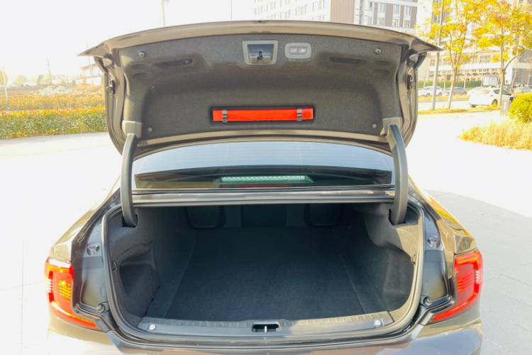 沃尔沃S90 2021款 B5 智雅豪华版中控内饰7008