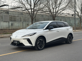 名爵 MG4 EV 2023款 415km 出海冠军版