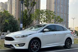 福特 福克斯 2018款 三厢经典 EcoBoost 180 自动精英型