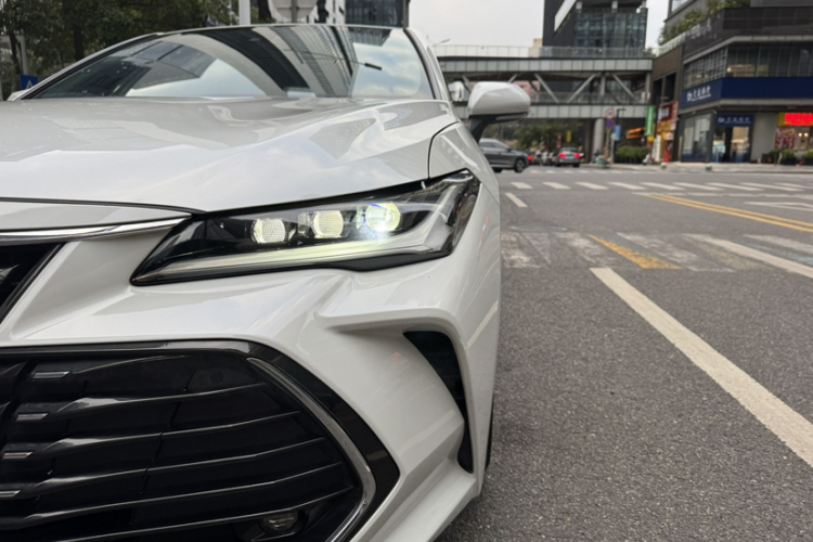 丰田 亚洲龙 2023款 双擎 2.5L 豪华版车身外观6002