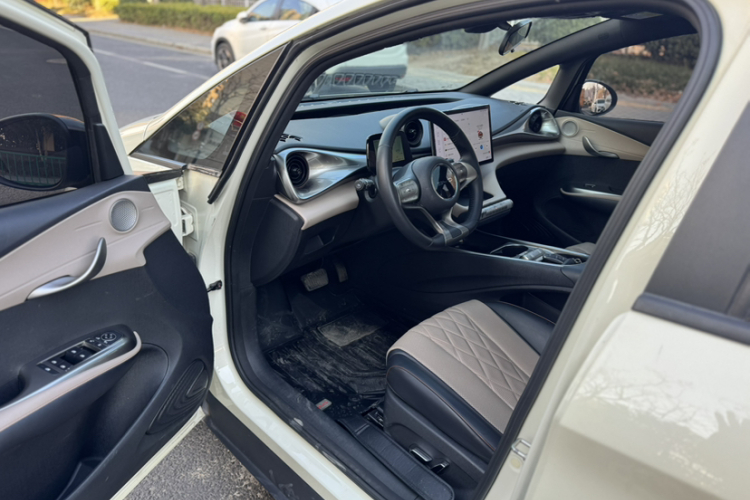 比亚迪 海豚 2021款 405km 时尚版中控内饰7007