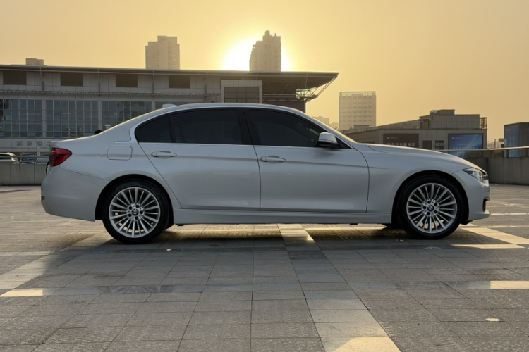 宝马3系 2018款 320Li 时尚型车身外观6004