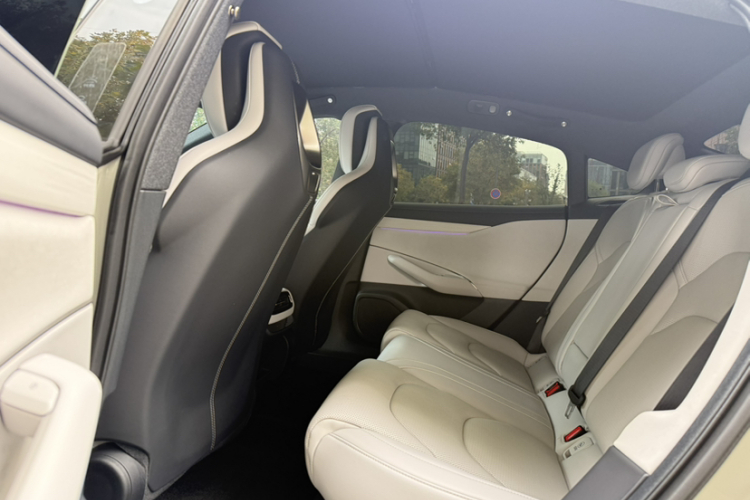 小米汽车 小米SU7 2024款 后驱超长续航高阶智驾Pro版中控内饰7002