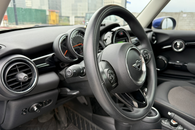 MINI 2019款 1.5T ONE PLUS中控内饰7013