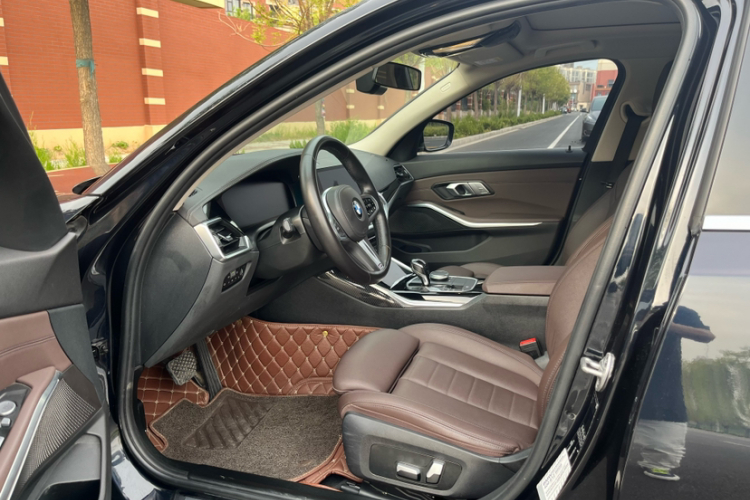 宝马3系 2020款 320Li M运动套装中控内饰7004