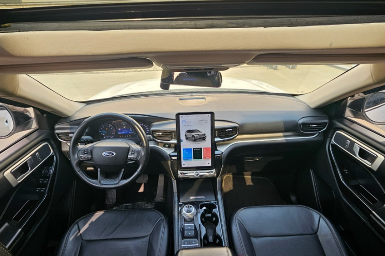 福特 探险者 2020款 EcoBoost 285 后驱风尚版 6座中控内饰7005