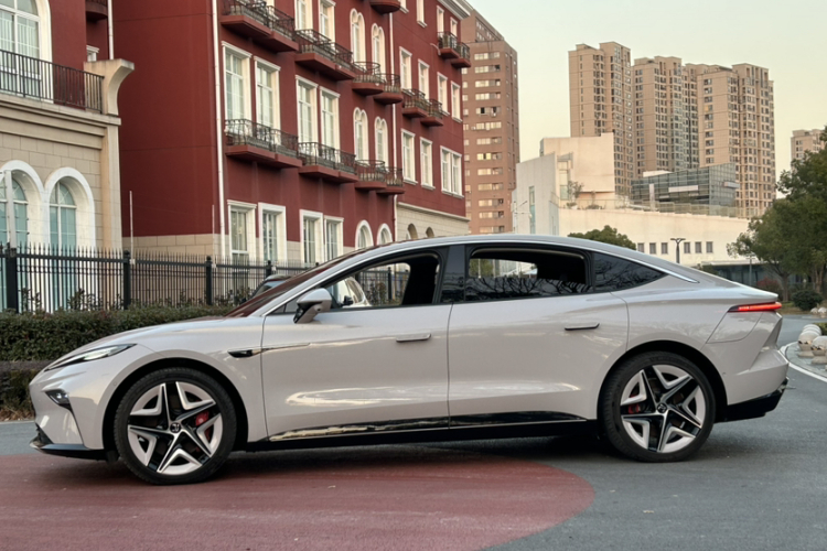 飞凡汽车 飞凡F7 2023款 改款 性能Pro版车身外观6005