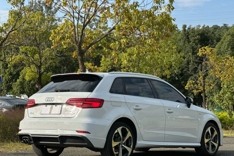 奥迪A3 2017款 Sportback 40 TFSI 运动型车身外观6005