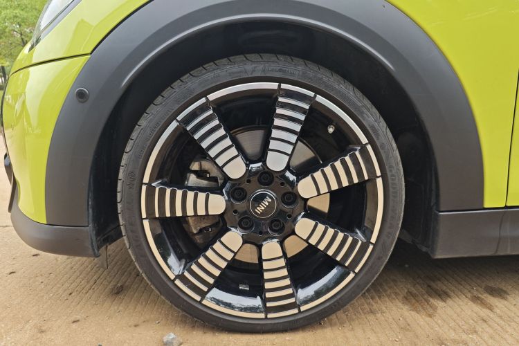 MINI 2023款 2.0T COOPER S CABRIO 艺术家车身外观6011