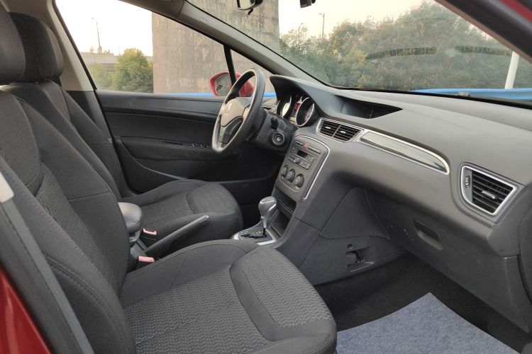 标致308 2014款 乐享版 经典 1.6L 自动优尚型中控内饰7003