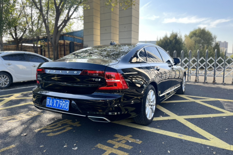沃尔沃S90 2020款 T5 智逸豪华版车身外观6006