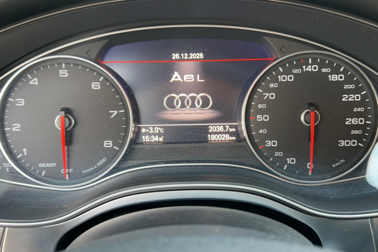 奥迪A6L 2017款 TFSI 舒适型中控内饰15