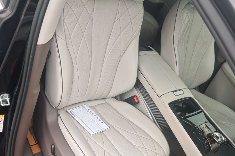 腾势D9 2022款 DM-i 1040 尊贵型局部细节41