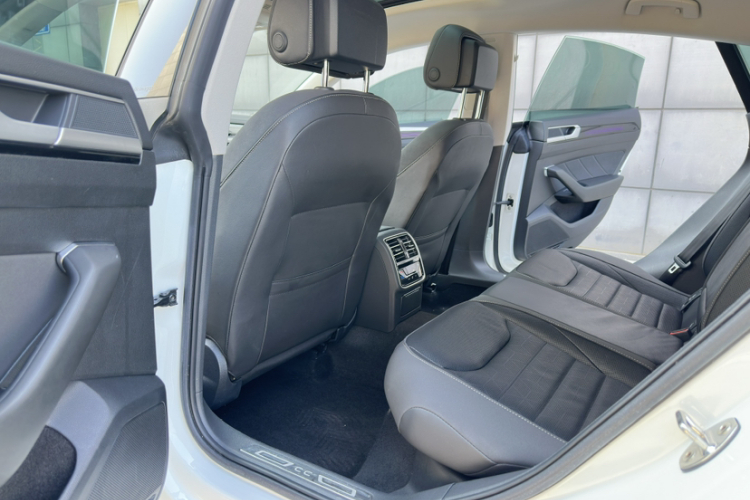 一汽-大众CC 2023款 380TSI 夺目版局部细节9004