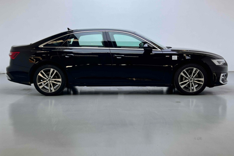 奥迪A6L 2025款 改款 40 TFSI 豪华动感型车身外观6001