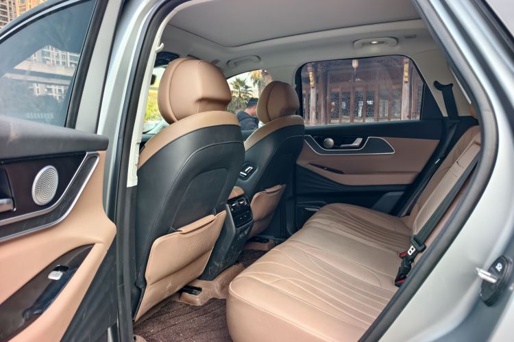 奇瑞 瑞虎8 L 2024款 2.0T 两驱尊贵版 5座中控内饰7002