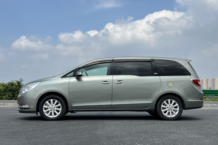 别克GL8 2013款 3.0L XT豪华商务旗舰版车身外观6003