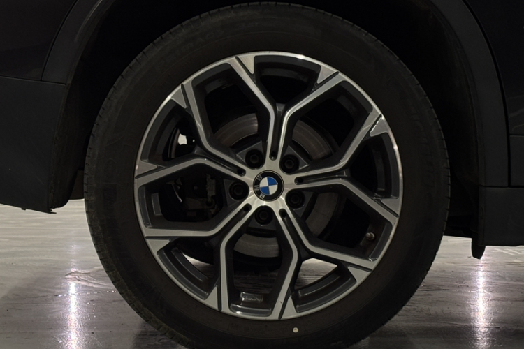 宝马X1 2021款 sDrive25Li 领先型车身外观6008