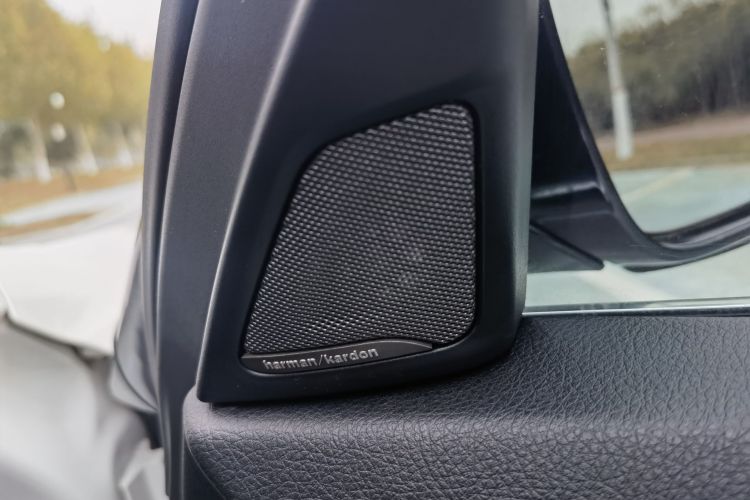 宝马5系 2017款 525Li 豪华设计套装中控内饰7001