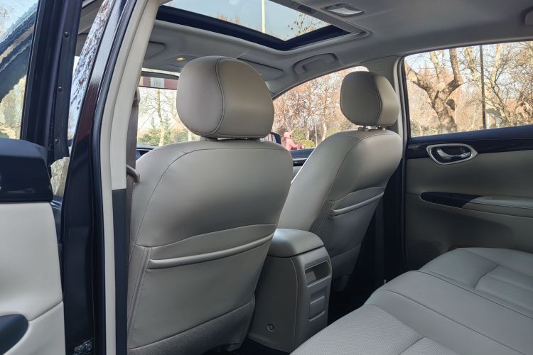 日产 轩逸 2016款 1.6XL 手动豪华版中控内饰7003