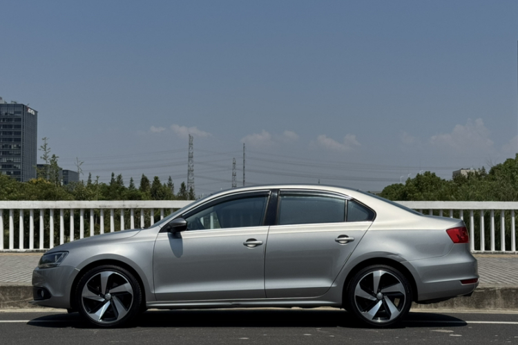 大众 速腾 2014款 改款 1.4TSI 手动豪华型车身外观6005