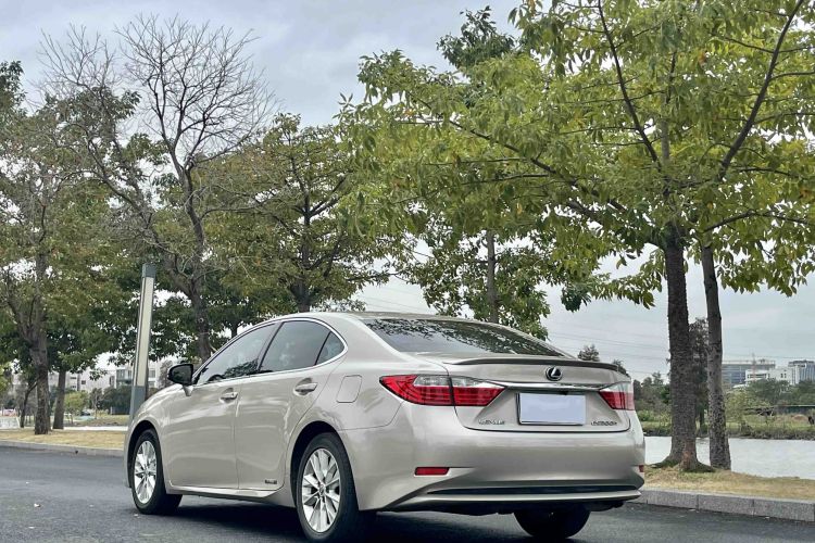 雷克萨斯ES 2013款 300h 精英版车身外观6008