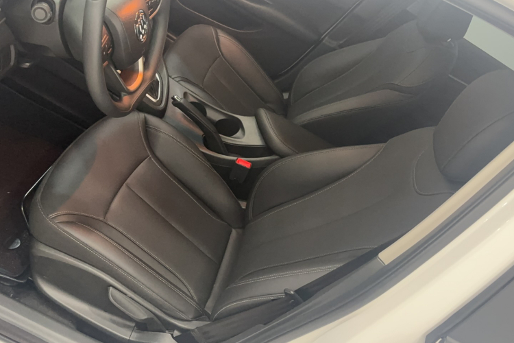 别克 英朗 2021款 改款 典范 1.5L 自动精英型局部细节19