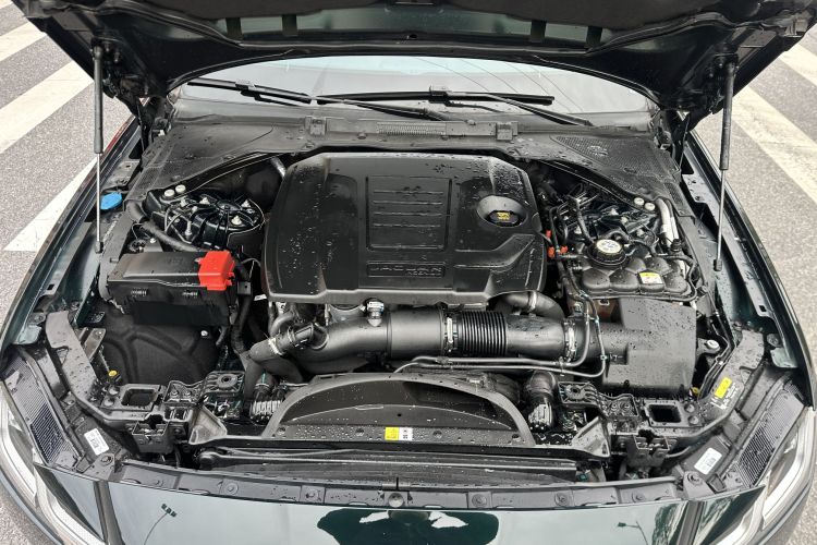 捷豹XFL 2022款 XFL 2.0T P250 两驱精英运动版中控内饰7006