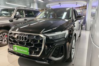 奥迪Q7 2024款 55 TFSI quattro S line运动型