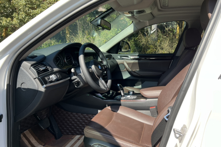 宝马X4 2014款 xDrive20i X设计套装中控内饰7005