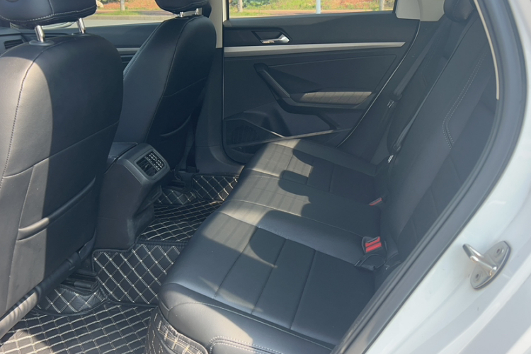 大众 朗逸 2022款 1.5L 自动风尚版中控内饰7003