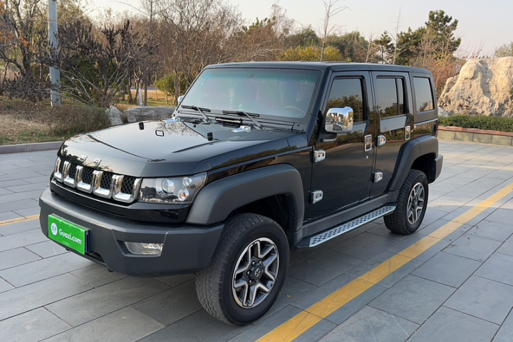 北京BJ40 2016款 40L 2.3T 自动四驱尊享版车身外观1