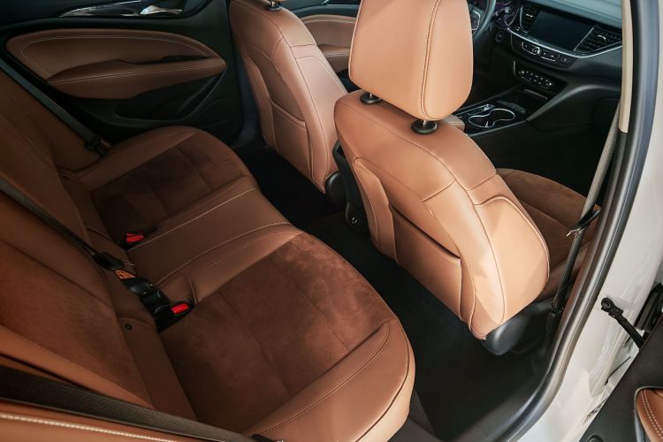 别克 君威 2022款 552T 智享型中控内饰7004